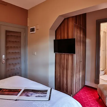Faik Pasha Bed & Breakfast 4*